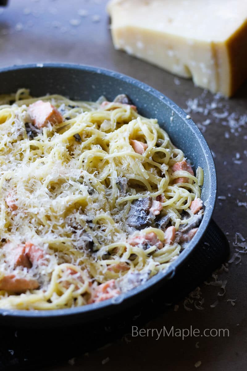 Angel hair alfredo salmon pasta - Berry&Maple