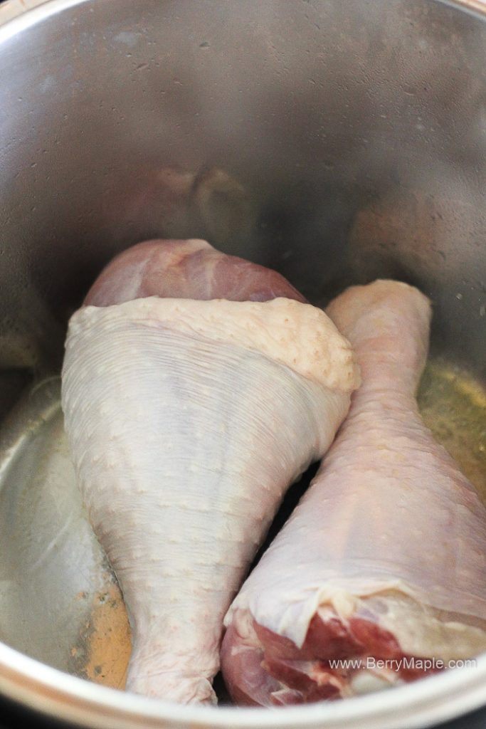 how long to cook turkey legs in pressure cooker