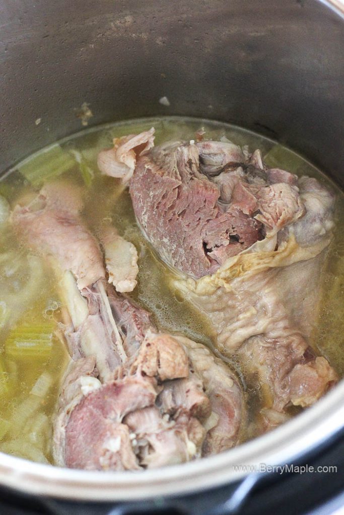 how long to cook turkey legs in pressure cooker