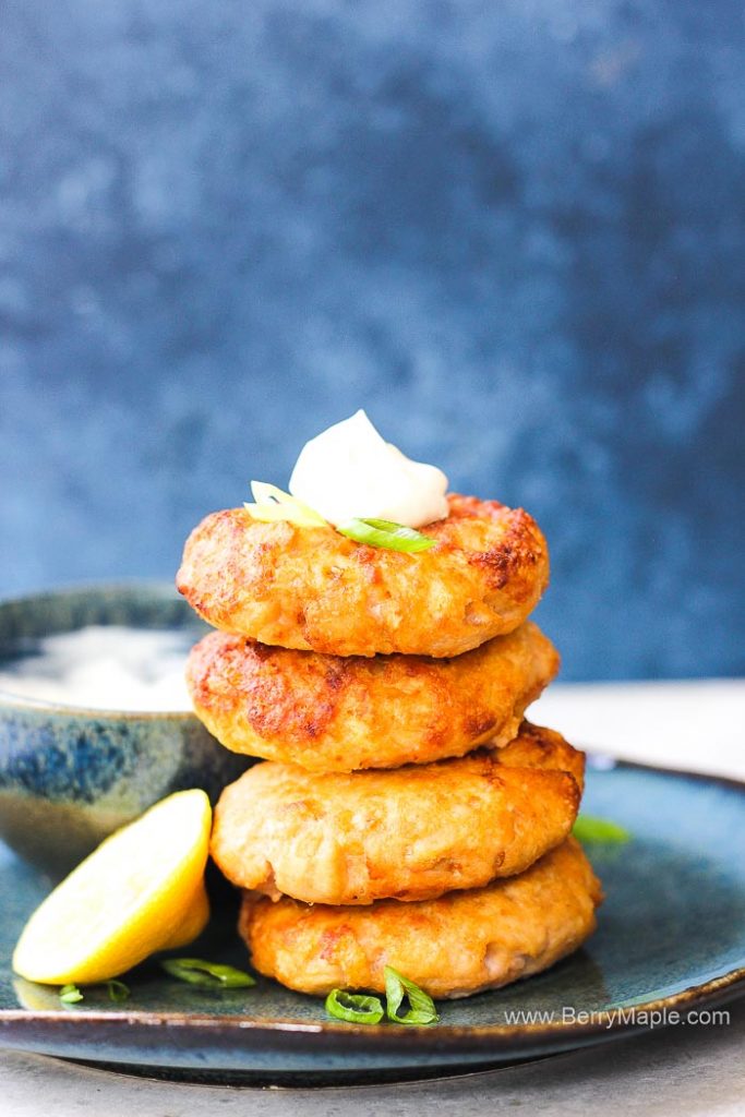 Air fryer salmon patties - Berry&Maple