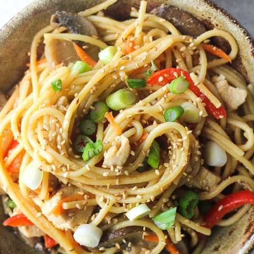 Instant pot chicken lo mein noodles - Berry&Maple