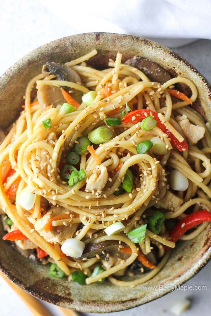 Instant pot chicken lo mein noodles - Berry&Maple