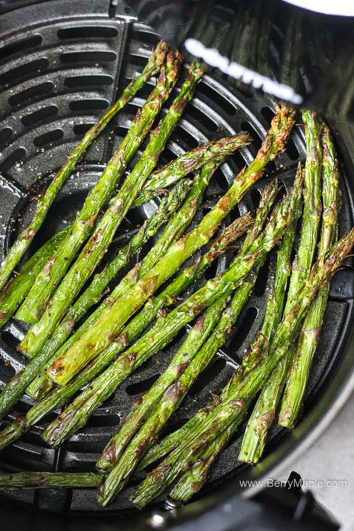 Easy air fryer asparagus - Berry&Maple