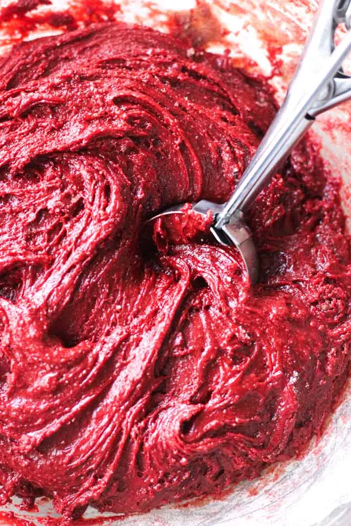 red velvet cookies dough