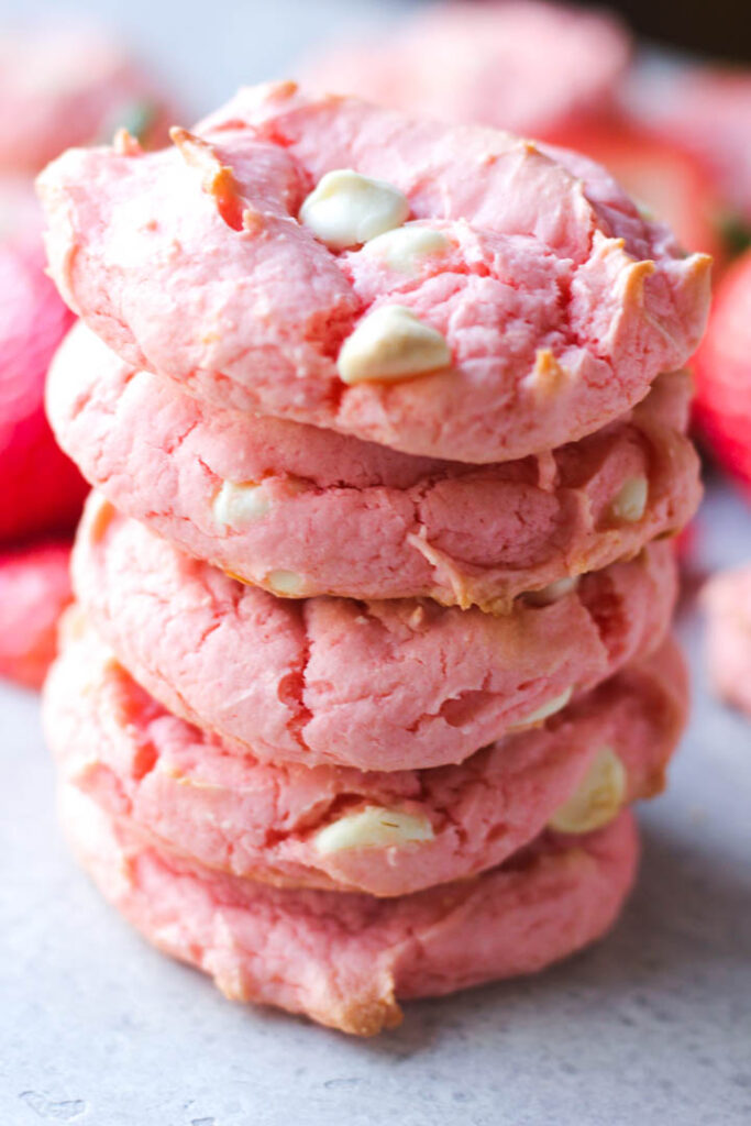 Strawberry cake mix cookies - Berry&Maple