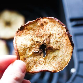 air fryer cinnamon apple chips