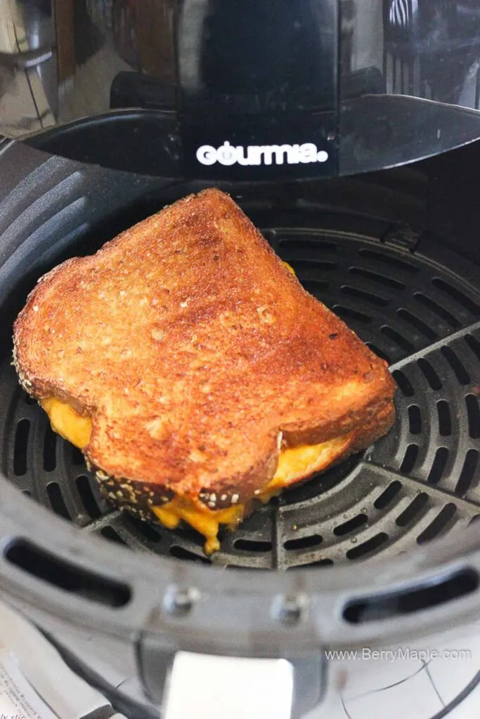 process of cooking sandwich in air fryer
