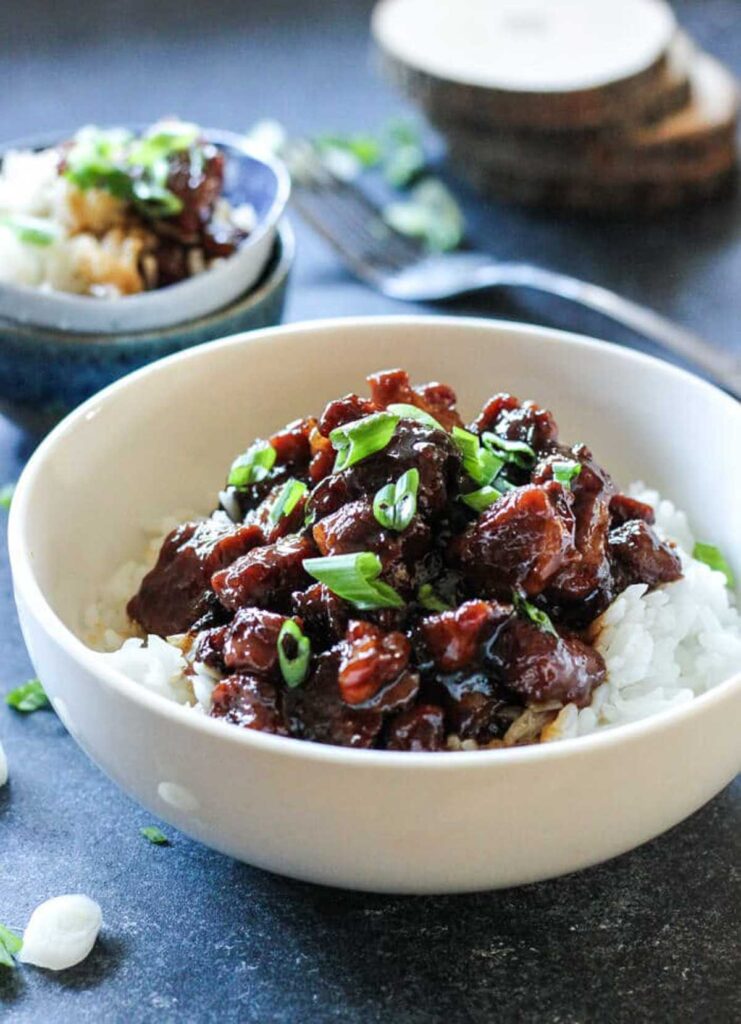 Sweet caramelized pork with rice - Berry&Maple