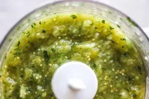 green roasted salsa in the blender