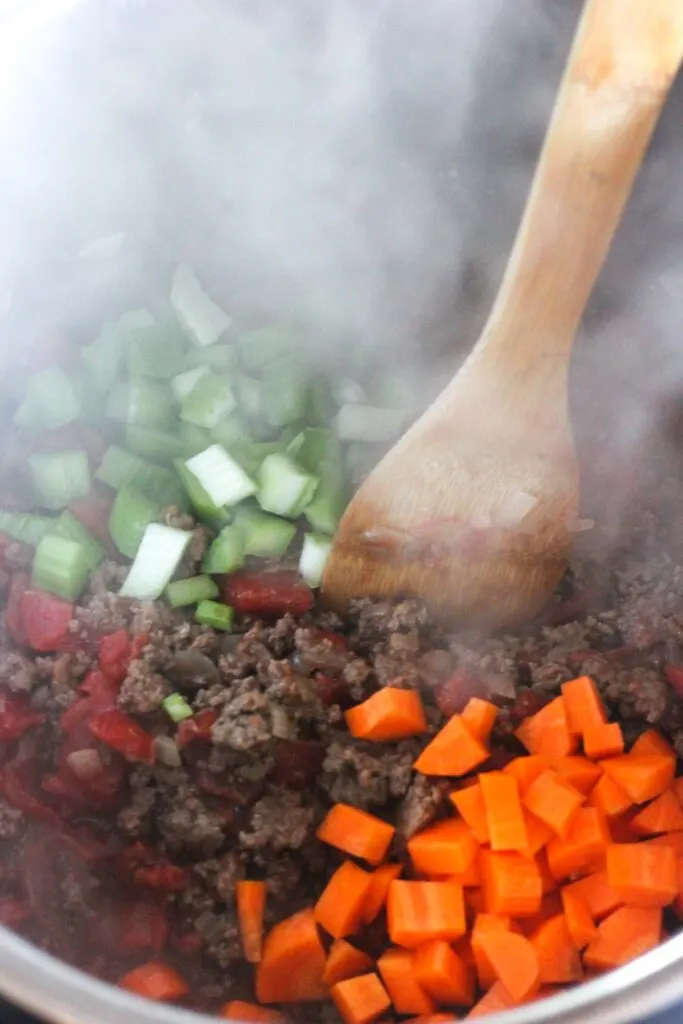 saute ground beef and vegetables