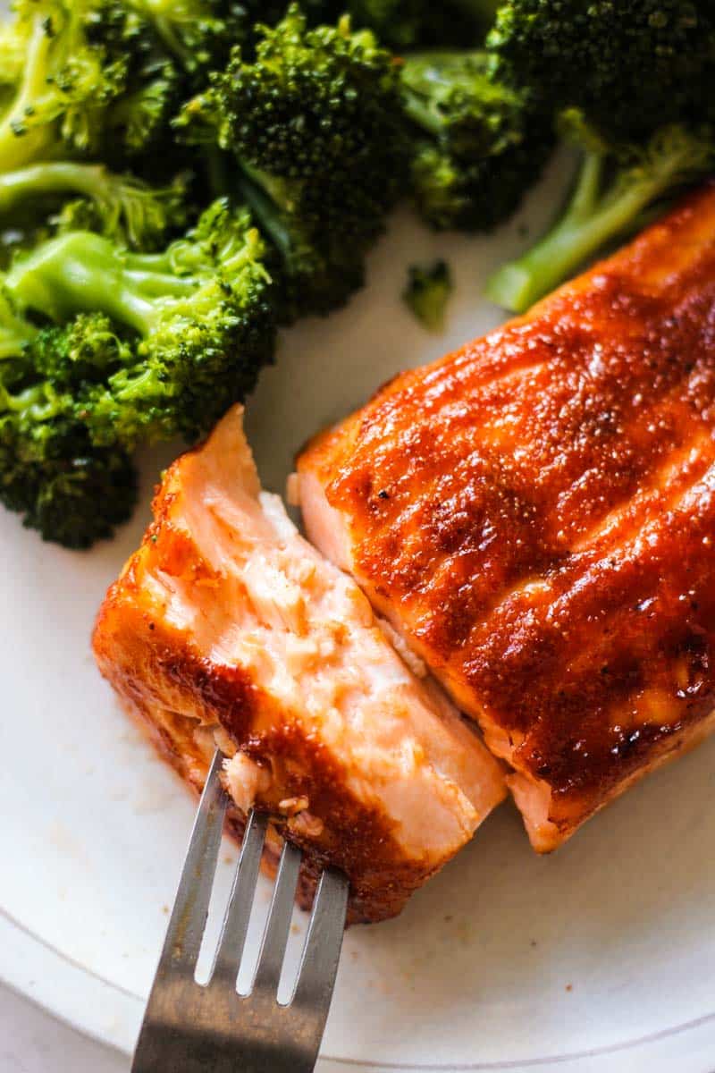 air fryer bbq salmon fillets with broccoli
