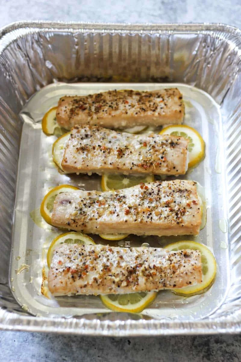 smoked mahi mahi with lemon slices